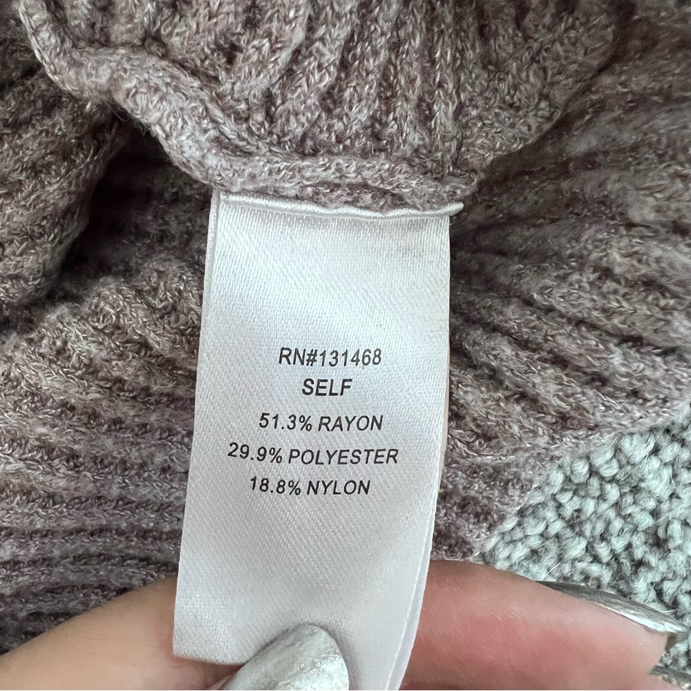 Summer & Rose Sweater - Picture 3 of 4